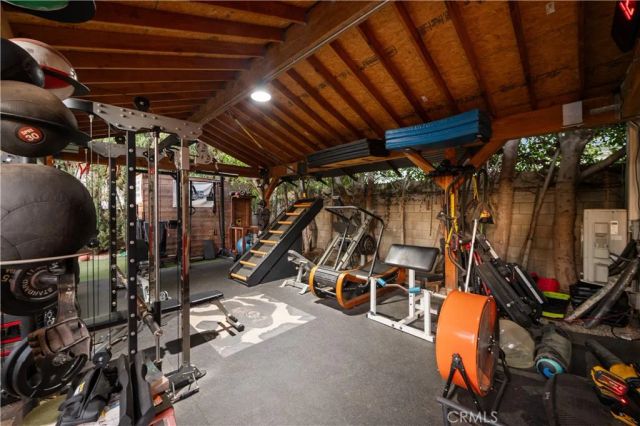 5526 Fulton Avenue, Sherman Oaks, CA 91401