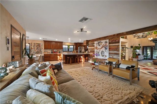 5526 Fulton Avenue, Sherman Oaks, CA 91401