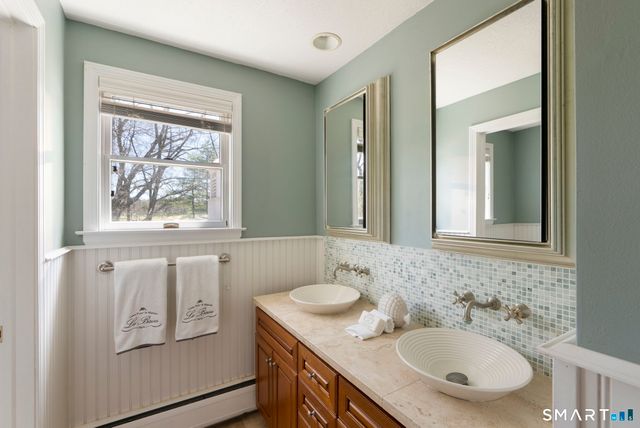 29 Woodland Drive, Avon, CT 06001