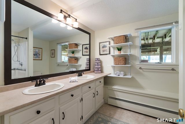 29 Woodland Drive, Avon, CT 06001