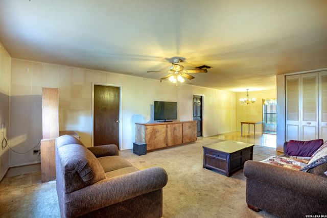 1101 Fifth, Comfort, TX 78013