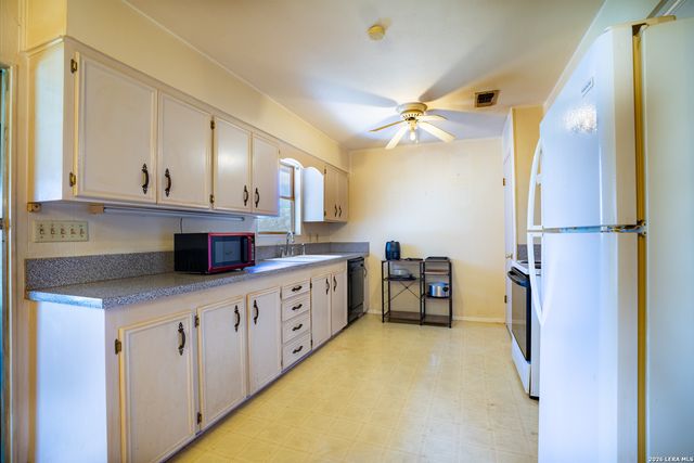 1101 Fifth, Comfort, TX 78013