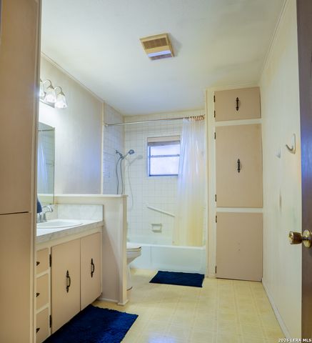 1101 Fifth, Comfort, TX 78013