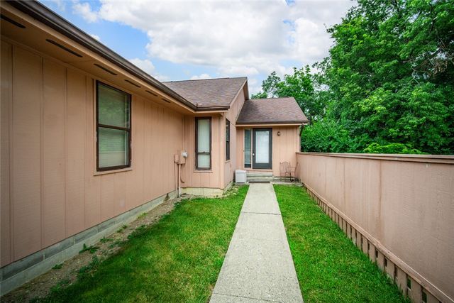 1599 Long Bow Lane, West Carrollton, OH 45449
