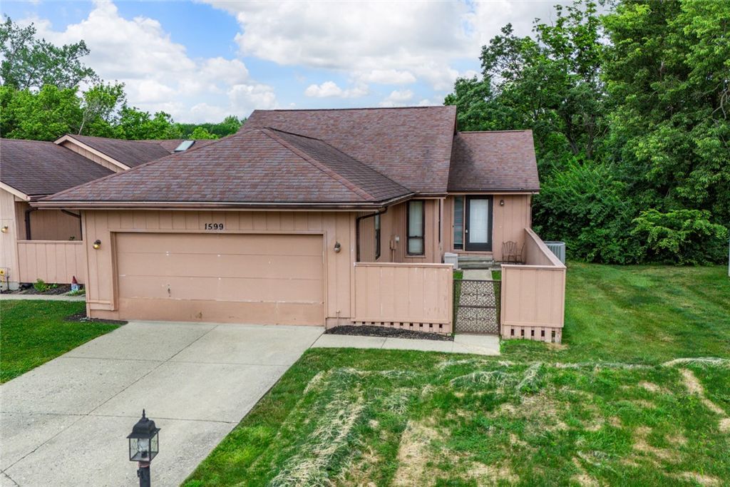 1599 Long Bow Lane, West Carrollton, OH 45449