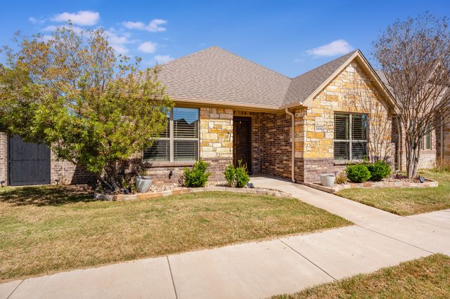 3414 Fountain Way, Granbury, TX 76049