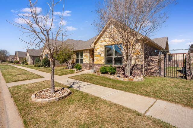 3414 Fountain Way, Granbury, TX 76049