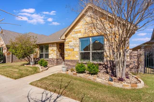 3414 Fountain Way, Granbury, TX 76049