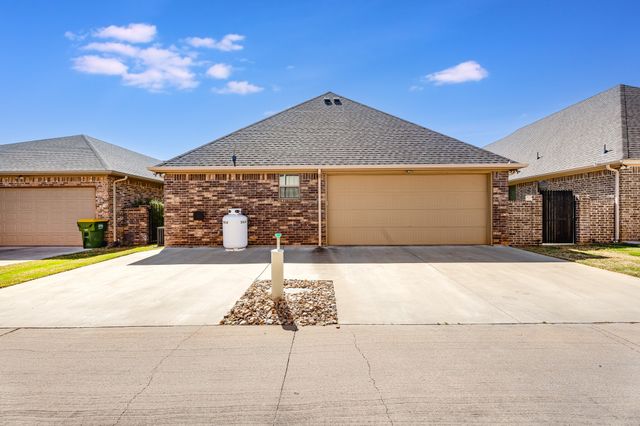 3414 Fountain Way, Granbury, TX 76049