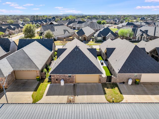 3414 Fountain Way, Granbury, TX 76049