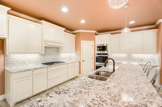 3414 Fountain Way, Granbury, TX 76049