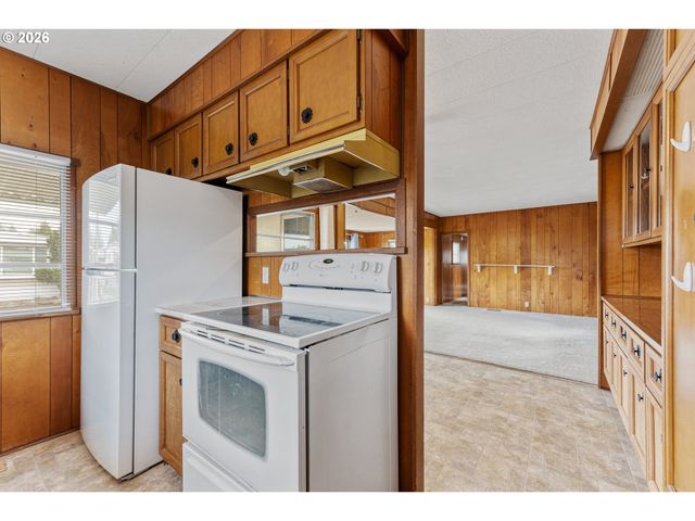 2681 Se RIVER Rd 6, Hillsboro, OR 97123