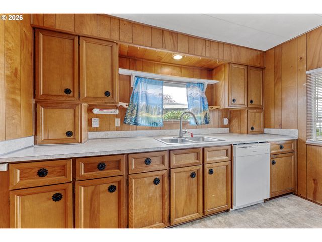 2681 Se RIVER Rd 6, Hillsboro, OR 97123