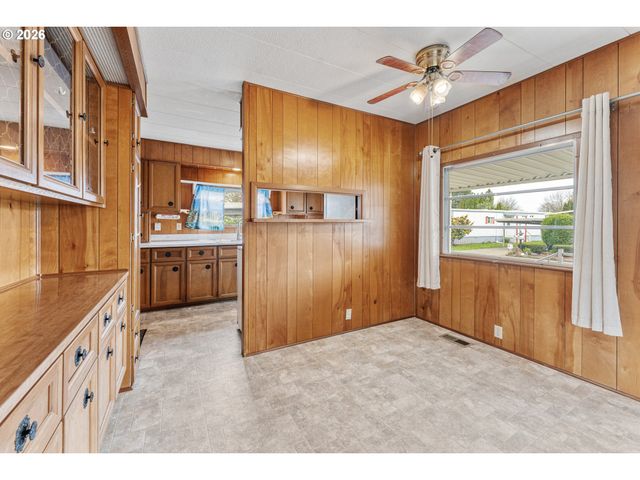 2681 Se RIVER Rd 6, Hillsboro, OR 97123