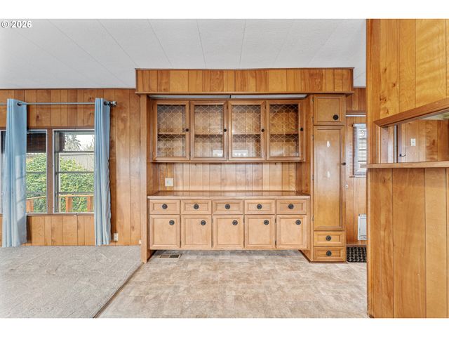 2681 Se RIVER Rd 6, Hillsboro, OR 97123