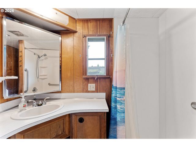 2681 Se RIVER Rd 6, Hillsboro, OR 97123