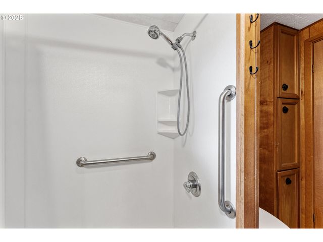 2681 Se RIVER Rd 6, Hillsboro, OR 97123