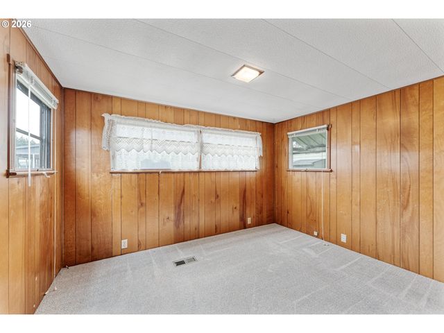 2681 Se RIVER Rd 6, Hillsboro, OR 97123