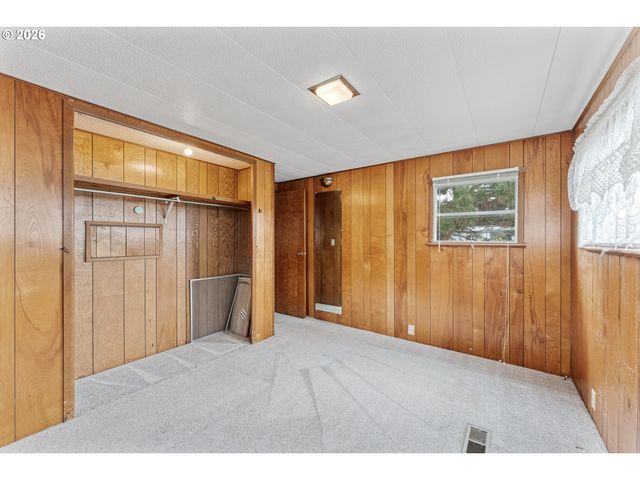 2681 Se RIVER Rd 6, Hillsboro, OR 97123