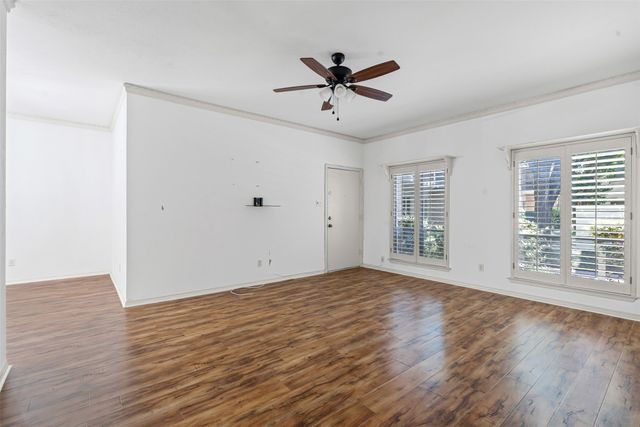 4320 Bellaire Drive S 115W, Fort Worth, TX 76109