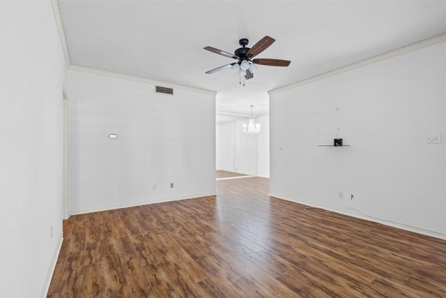 4320 Bellaire Drive S 115W, Fort Worth, TX 76109