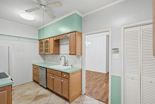 4320 Bellaire Drive S 115W, Fort Worth, TX 76109