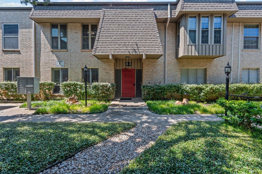 4320 Bellaire Drive S 115W, Fort Worth, TX 76109