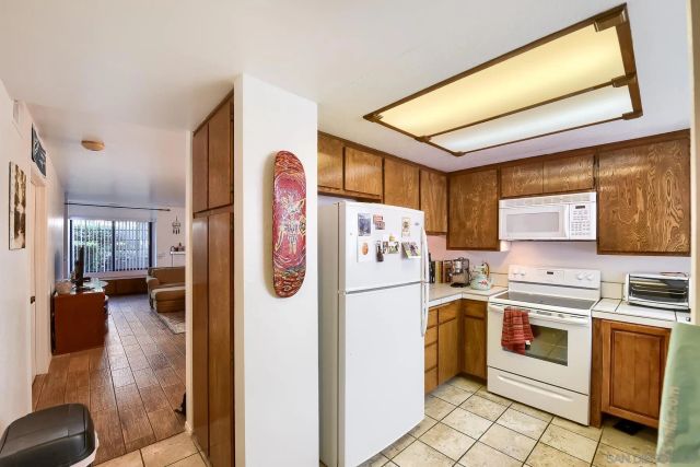 4085 Crystal Dawn 104, San Diego, CA 92122