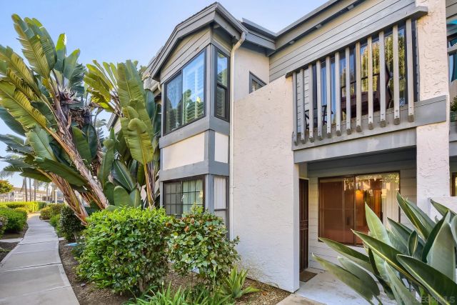 4085 Crystal Dawn 104, San Diego, CA 92122