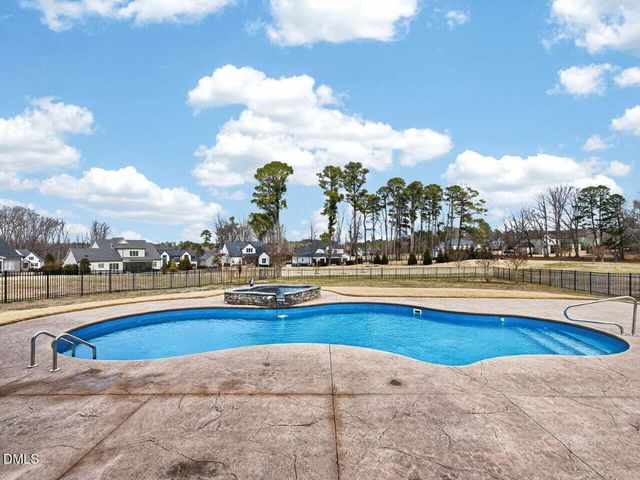 8012 Woodcross Way, Wake Forest, NC 27587