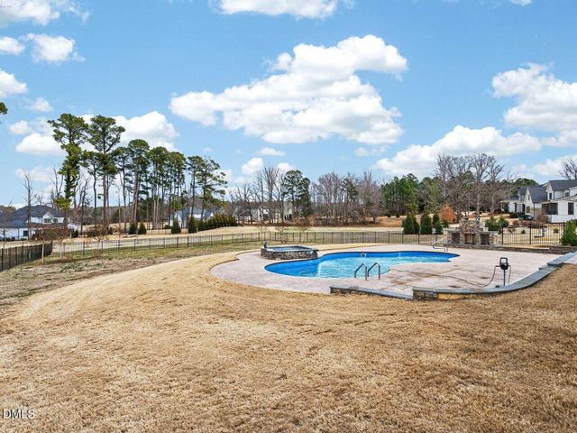 8012 Woodcross Way, Wake Forest, NC 27587