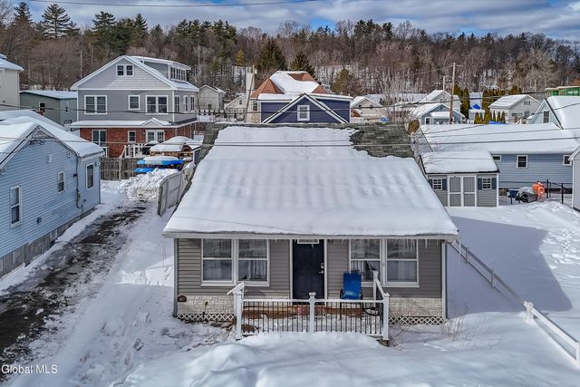 107 4th Street, Malta, NY 12866