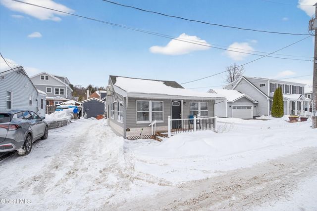 107 4th Street, Malta, NY 12866