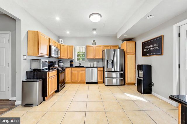 1433 BLUEBALL, Linwood, PA 19061