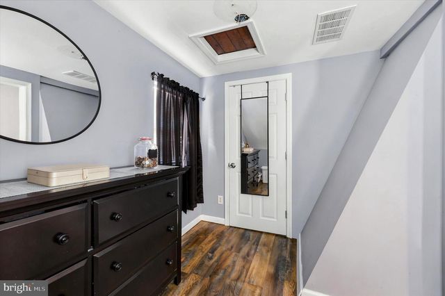 1433 BLUEBALL, Linwood, PA 19061