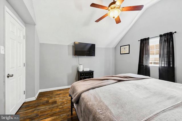 1433 BLUEBALL, Linwood, PA 19061