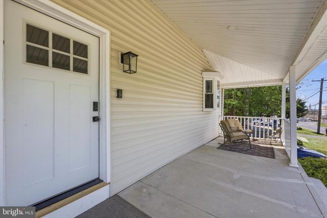1433 BLUEBALL, Linwood, PA 19061