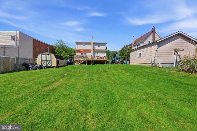 1433 BLUEBALL, Linwood, PA 19061