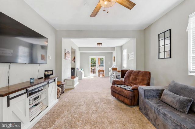 1433 BLUEBALL, Linwood, PA 19061