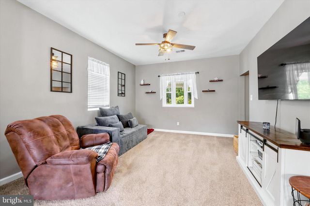 1433 BLUEBALL, Linwood, PA 19061