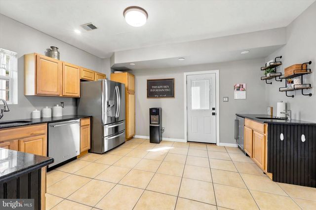 1433 BLUEBALL, Linwood, PA 19061