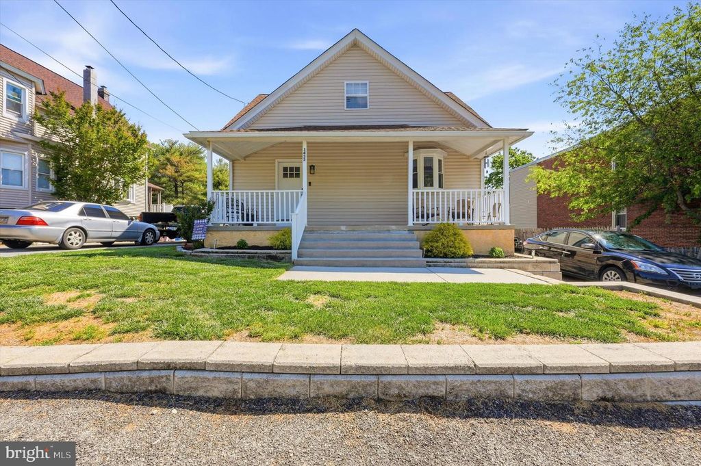 1433 BLUEBALL, Linwood, PA 19061