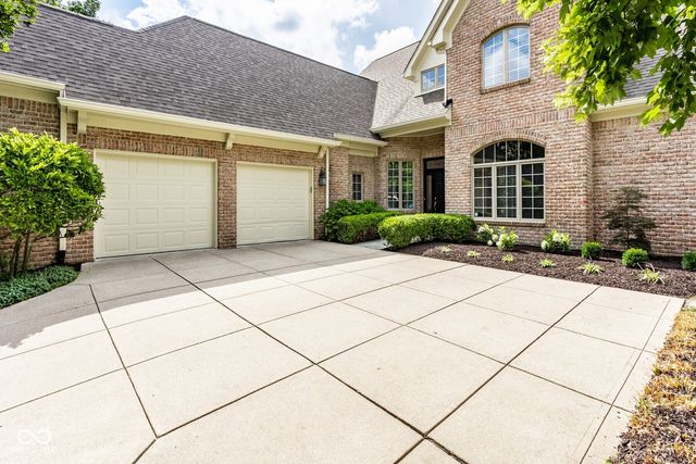 465 McLaren Lane, Carmel, IN 46032