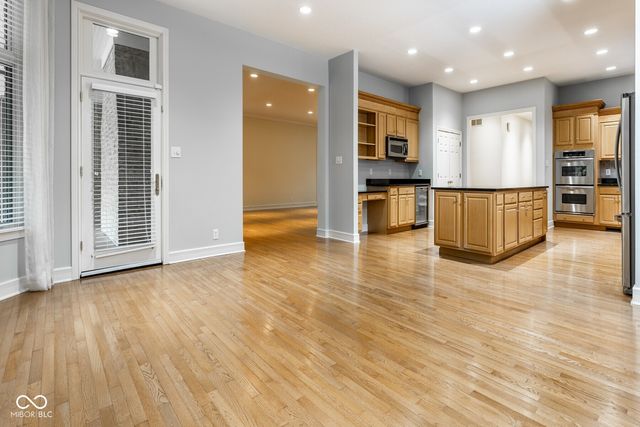 465 McLaren Lane, Carmel, IN 46032