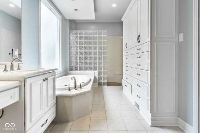 465 McLaren Lane, Carmel, IN 46032