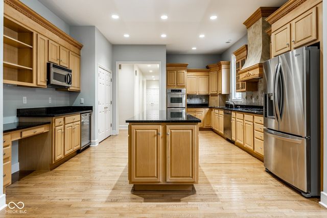 465 McLaren Lane, Carmel, IN 46032