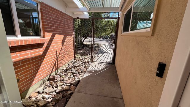 7321 E Calle Managua, Tucson, AZ 85710