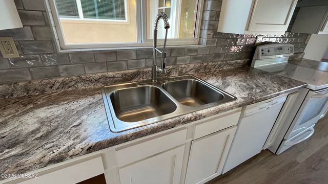 7321 E Calle Managua, Tucson, AZ 85710