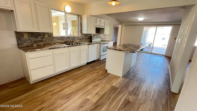 7321 E Calle Managua, Tucson, AZ 85710