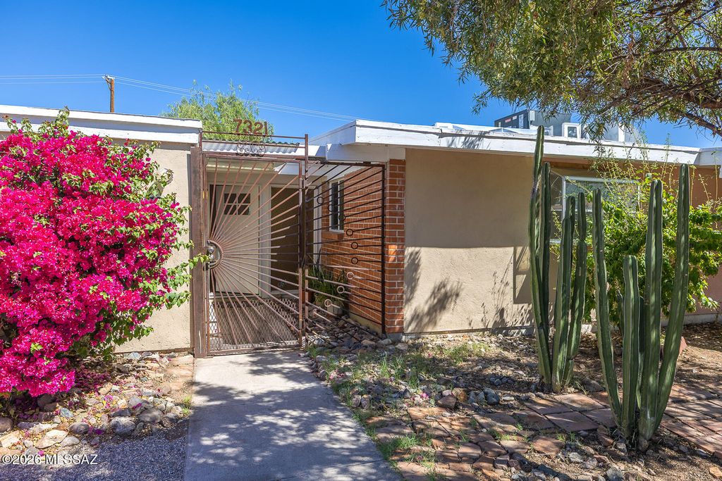 Image 2 of property listing at 7321 E Calle Managua, Tucson, AZ 85710